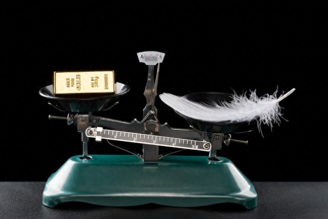 金银价格暴跌时，杠杆交易如何放大波动并导致暴跌？